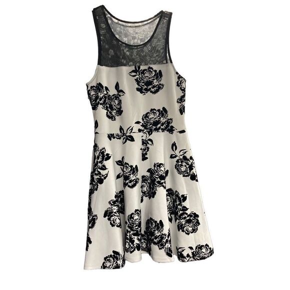 TRIXXI White & Black Evening Cocktail Velvet Accent Dress Size Medium - Picture 1 of 10